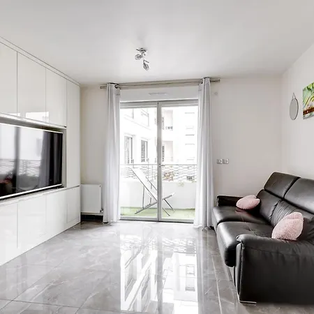 Lumineux Avec Balcon - Quartier Apartment Paris